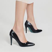 Heels (stilettoes, block heels)