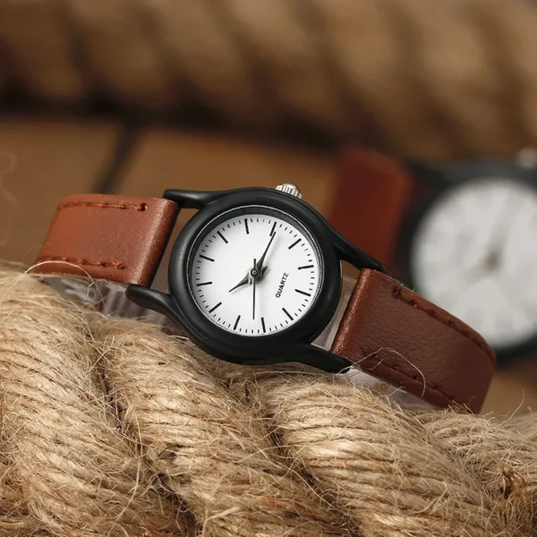 Simple Vintage Classic Couple Watches 2025 Women for Men Watches New Leather Strap Quartz Wristwatches Relogio Montre - Image 2