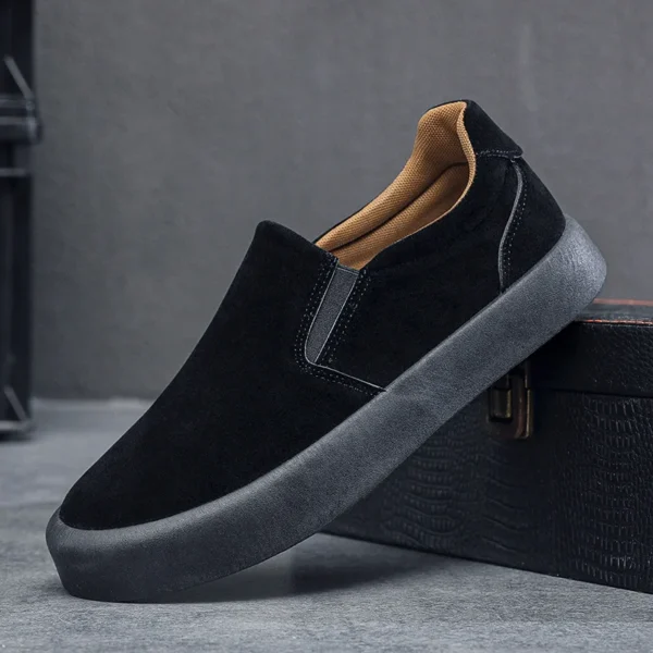 In the spring of 2025 new men's shoes Korean version of fashionable bean shoes youth casual shoes British style loafers - Image 3