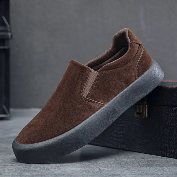 In the spring of 2025 new men's shoes Korean version of fashionable bean shoes youth casual shoes British style loafers - Image 5
