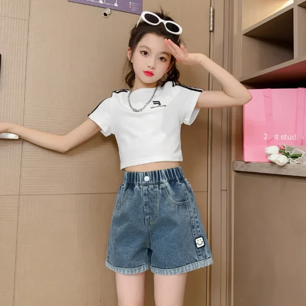 Girls' Denim Shorts 2025 Summer Teens Fashion Korean Style Girls Jeans Shorts Girls Summer Casual Smiley Face Label Shorts - Image 2