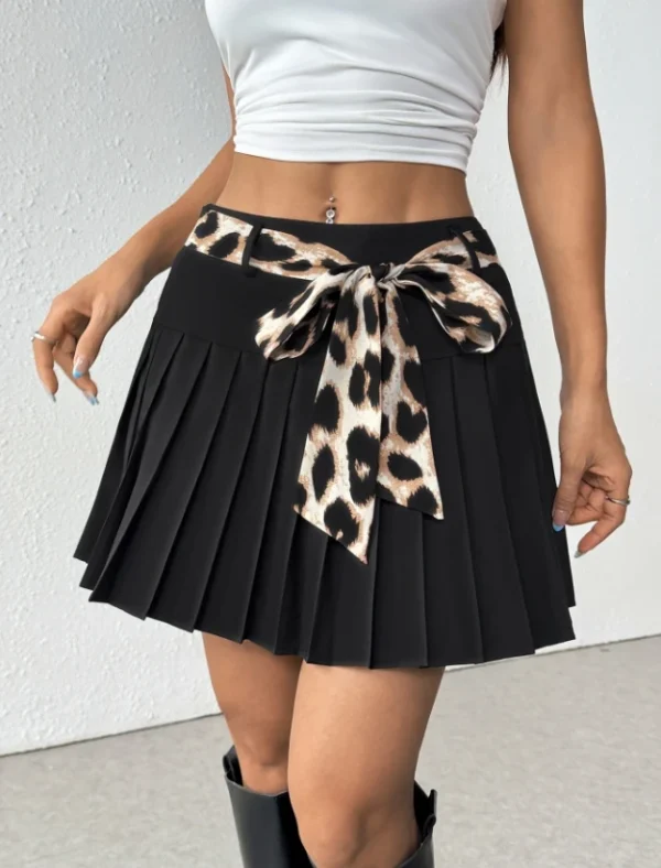 Fashion 2025 Sexy Elegant Bottom New Short Skirt for Women's Commuting Pleated Skirt Womens Clothing Outfits