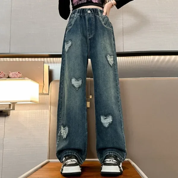 New 2025 Girls Loose Wide Leg Jeans Long Trousers Kids Fashion Heart Ripped Straight Leg Denim Pants Teen Spring Casual Clothing
